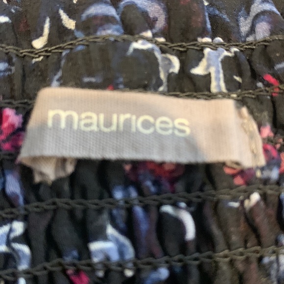 Maurices black and purple flowered shorts size Lg. 100% polyester. Pockets - Picture 4 of 6